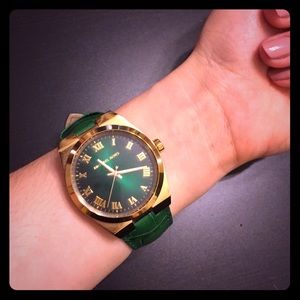 Michael Kors Leather Strap Watch 💚